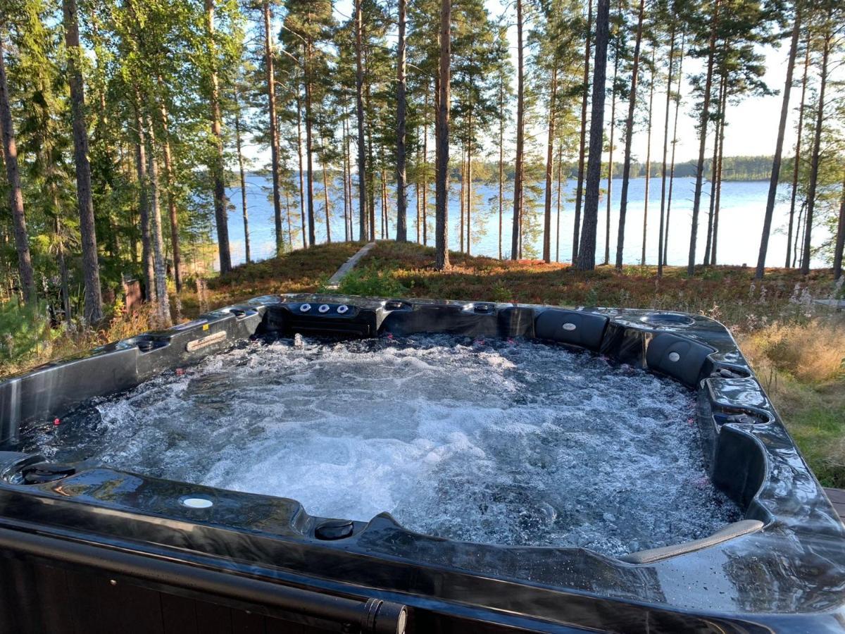 Elegant Villa On The Shore Of Lake Saimaa ลาเปเอรันตา ภายนอก รูปภาพ