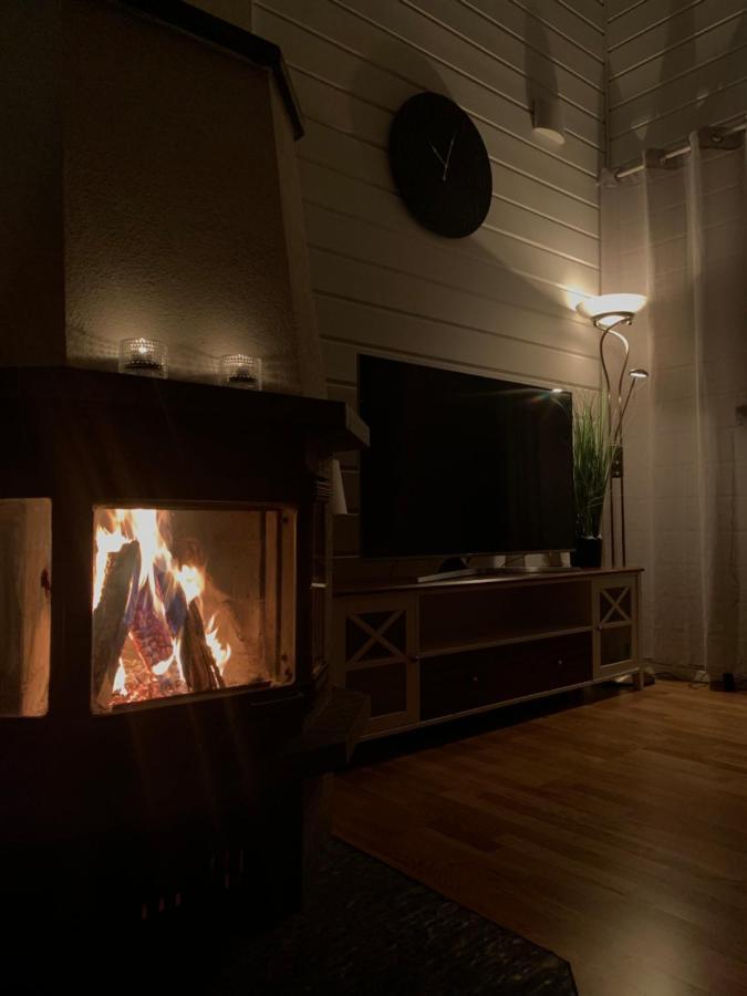 Elegant Villa On The Shore Of Lake Saimaa ลาเปเอรันตา ภายนอก รูปภาพ